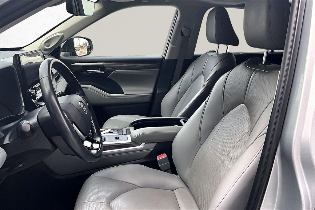 Certified 2021 Toyota Highlander Limited image 18