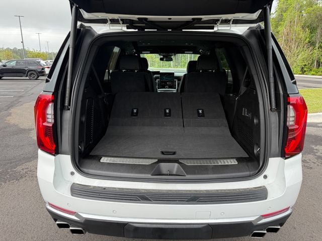 Used 2025 GMC Yukon Denali RWD image 6