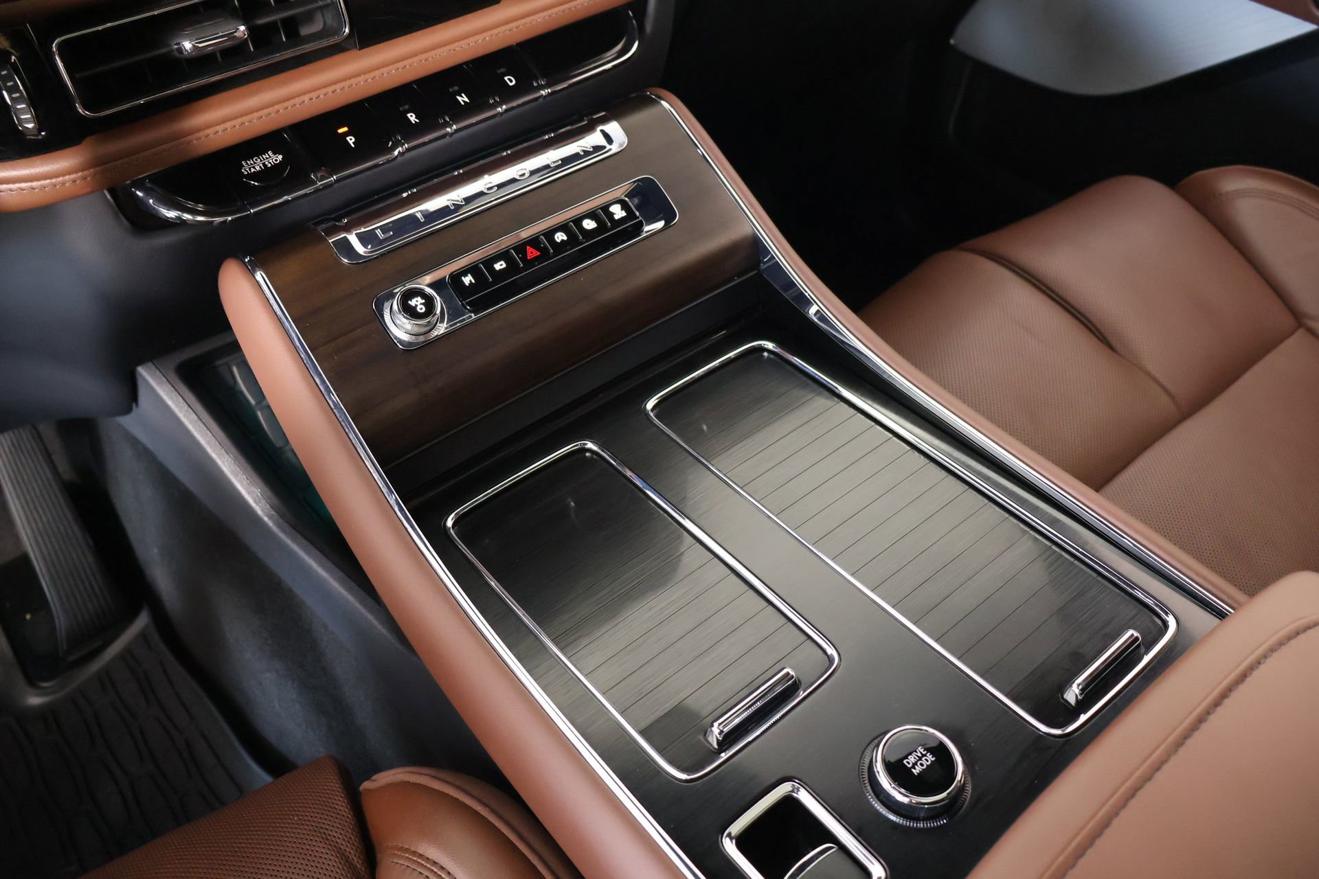 Used 2025 Lincoln Aviator Reserve w/ Equipment Group 201A AWD/4WD image 8