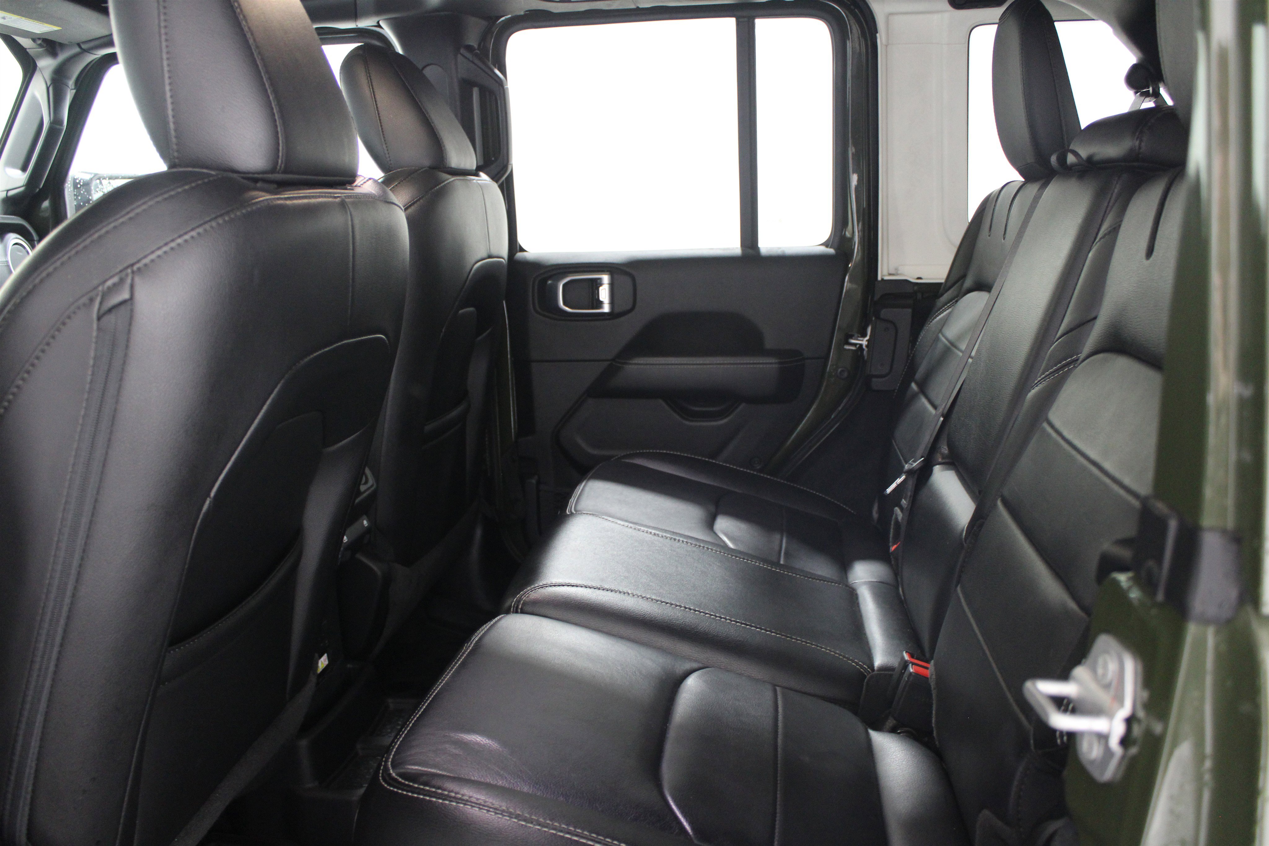 Used 2023 Jeep Wrangler Unlimited Sahara AWD/4WD image 20