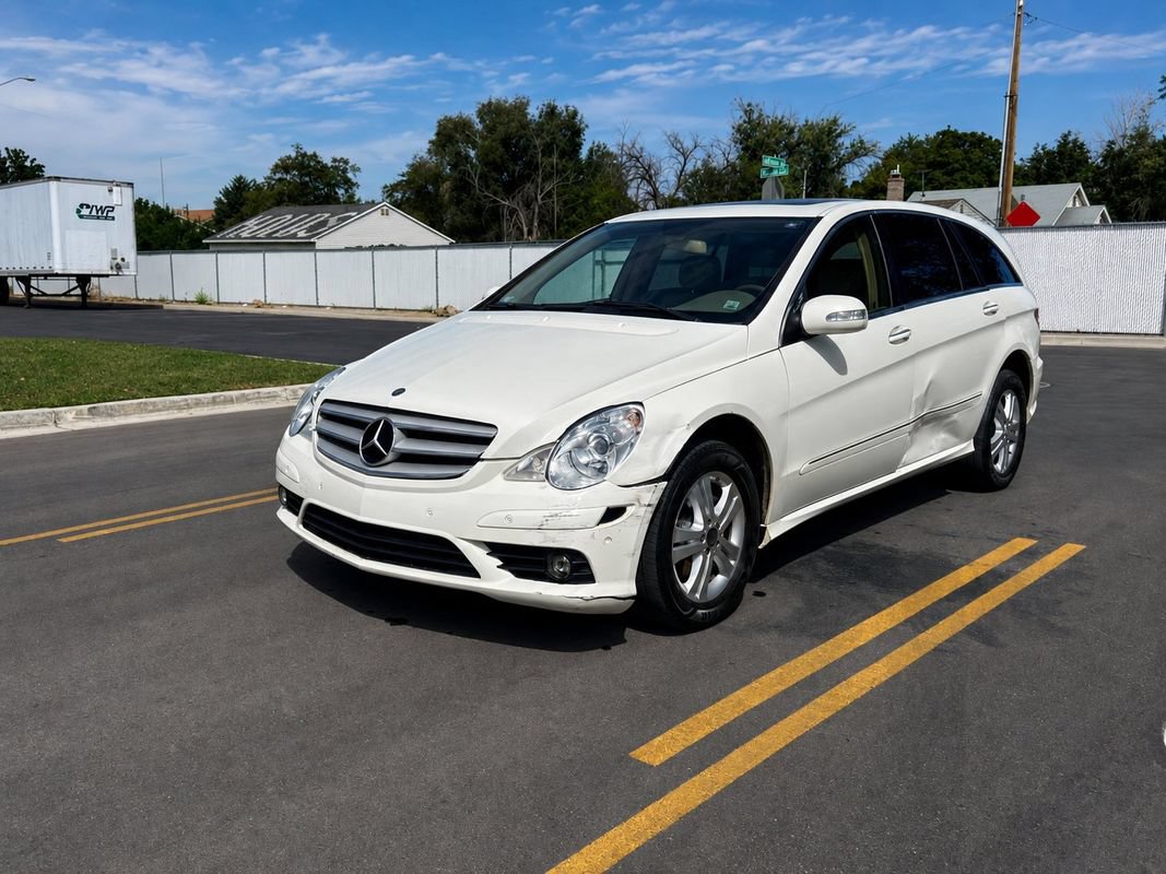 Used 2008 Mercedes-Benz R 350 4MATIC image 1