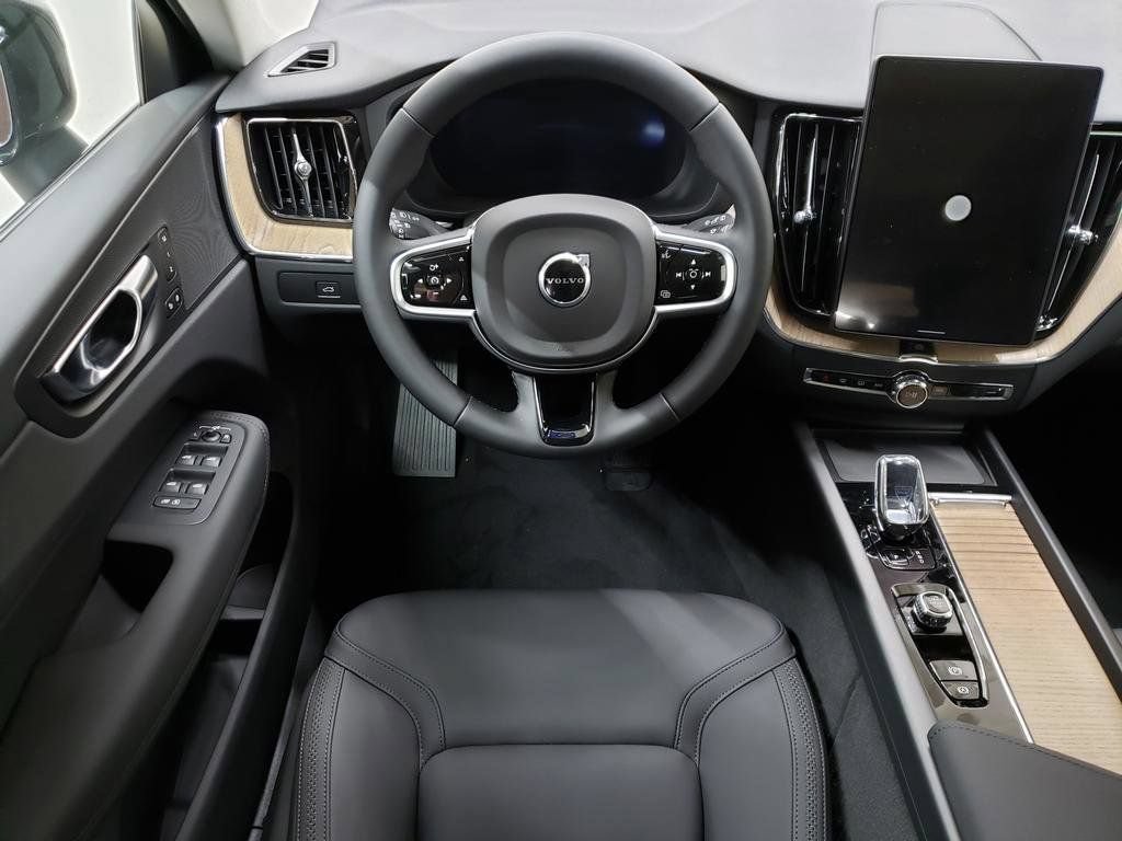 New 2026 Volvo XC60 B5 Core w/ Protection Package Premier AWD/4WD image 10