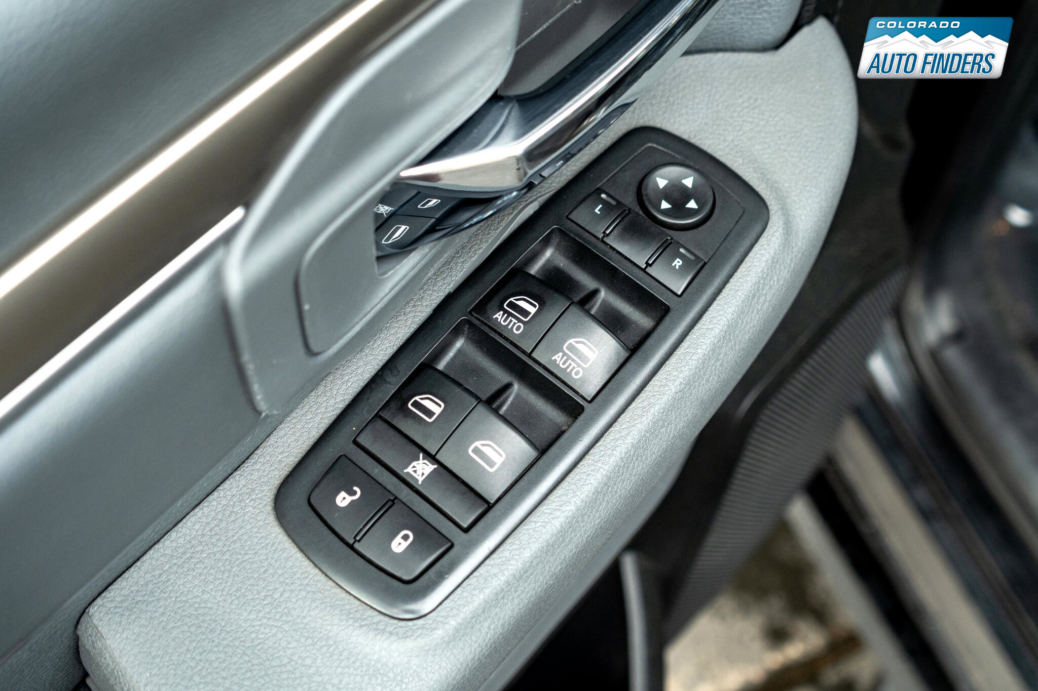 Used 2017 RAM 1500 Classic SLT image 11