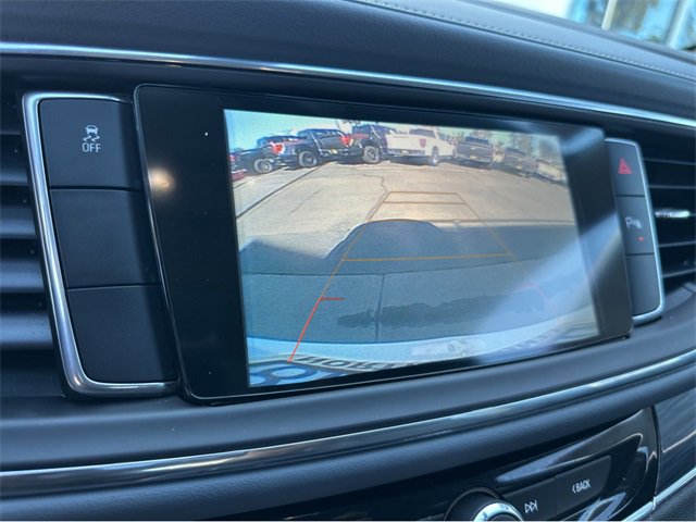 Used 2019 Buick Enclave Essence image 10