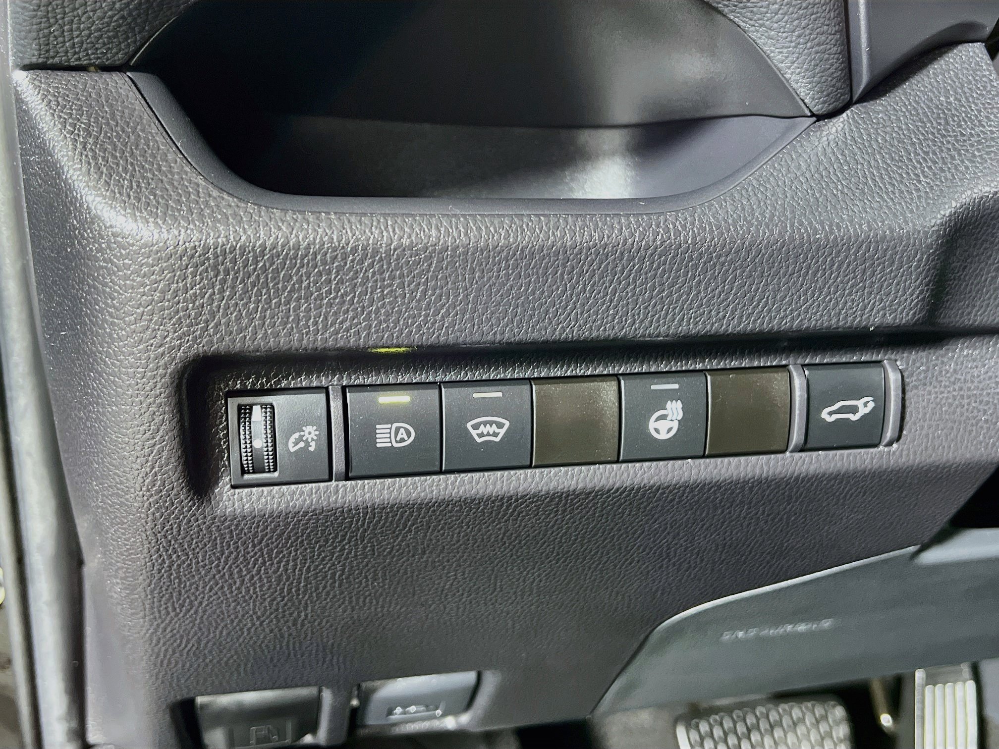 Certified 2025 Toyota RAV4 XLE w/ Convenience Package AWD/4WD image 10