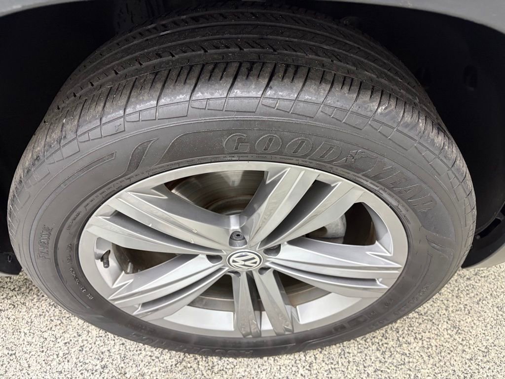 Used 2019 Volkswagen Atlas SEL R-Line image 14