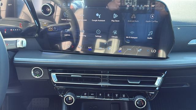 New 2026 Chevrolet Traverse LT w/ Sun and Wheel Package FWD image 25