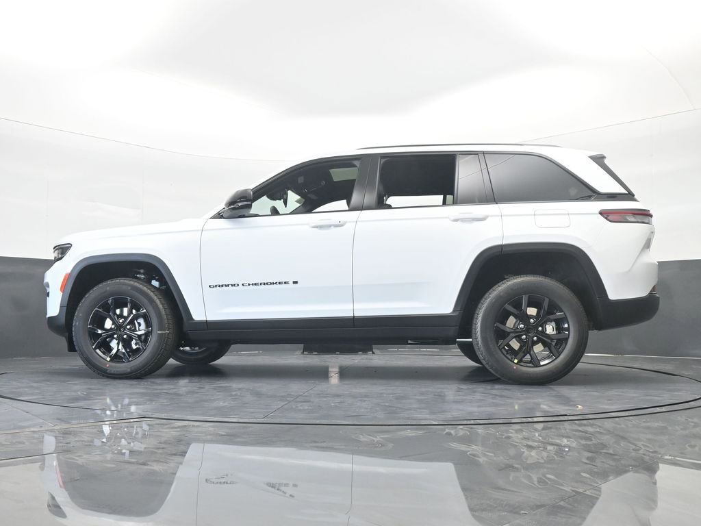 New 2025 Jeep Grand Cherokee Altitude image 52