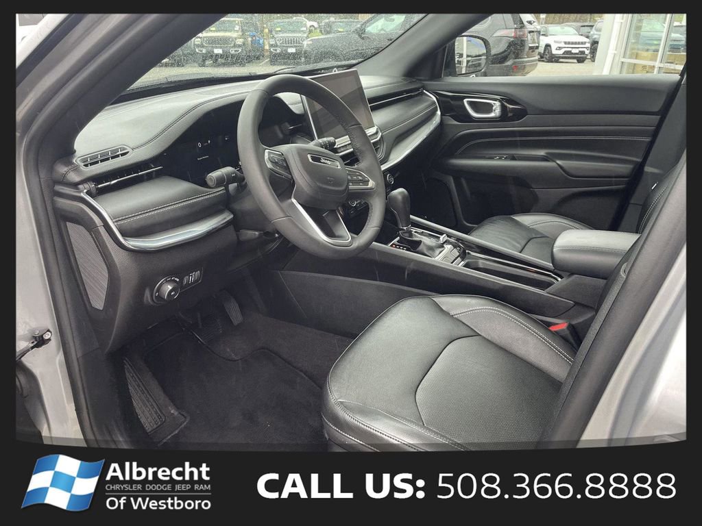 Used 2023 Jeep Compass High Altitude AWD/4WD image 9