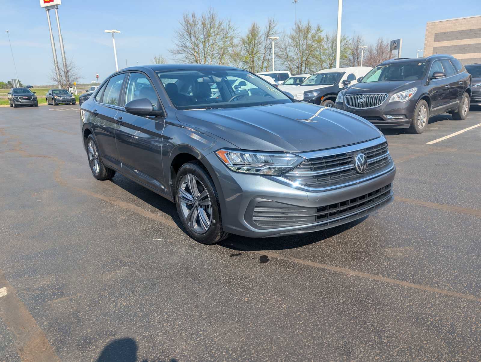 Certified 2023 Volkswagen Jetta SE w/ Panoramic Sunroof Package FWD image 1