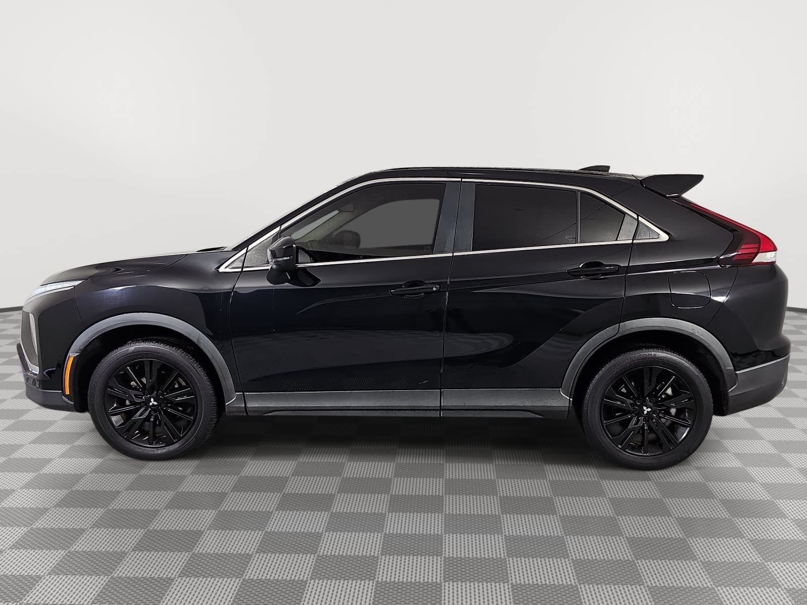 Used 2023 Mitsubishi Eclipse Cross LE AWD/4WD image 5