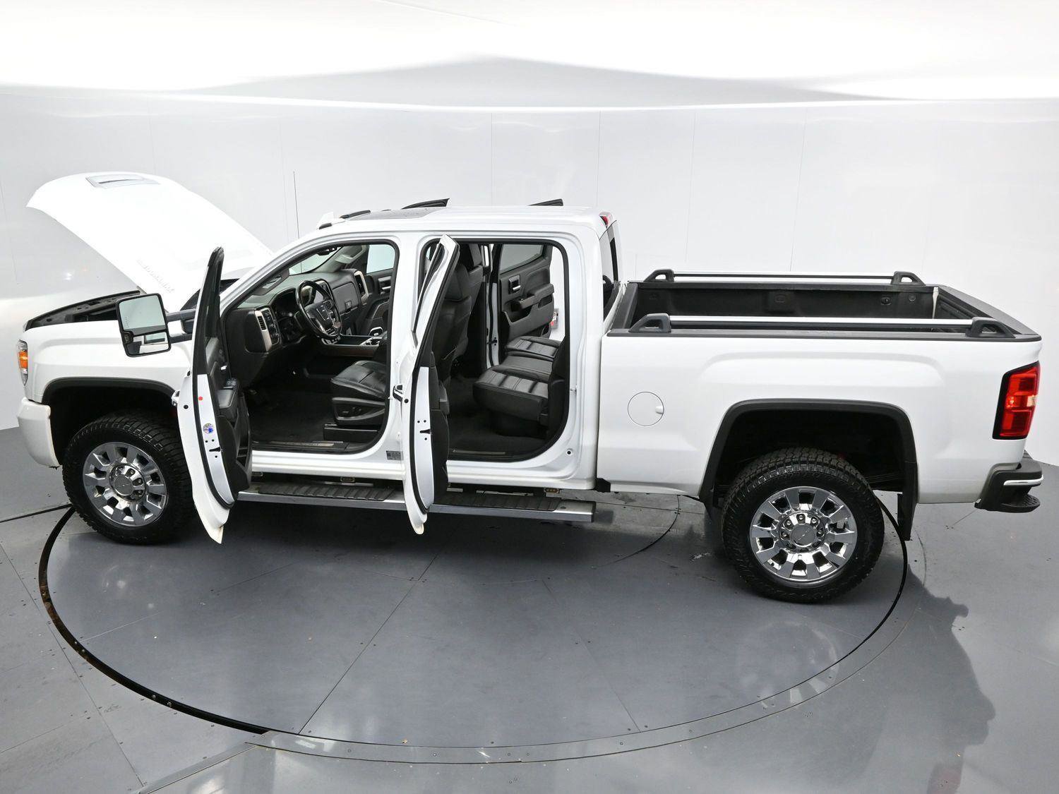 Used 2019 GMC Sierra 2500 Denali w/ Duramax Plus Package AWD/4WD image 40