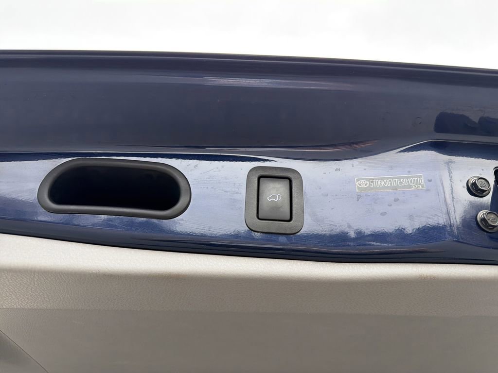 Used 2014 Toyota Highlander Plus image 22