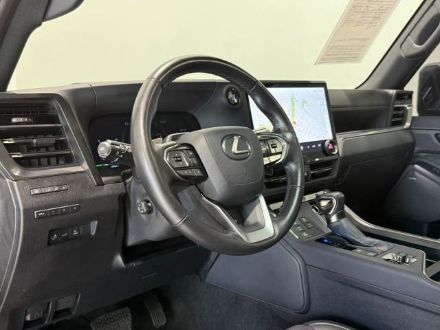 Used 2024 Lexus GX 550 image 14