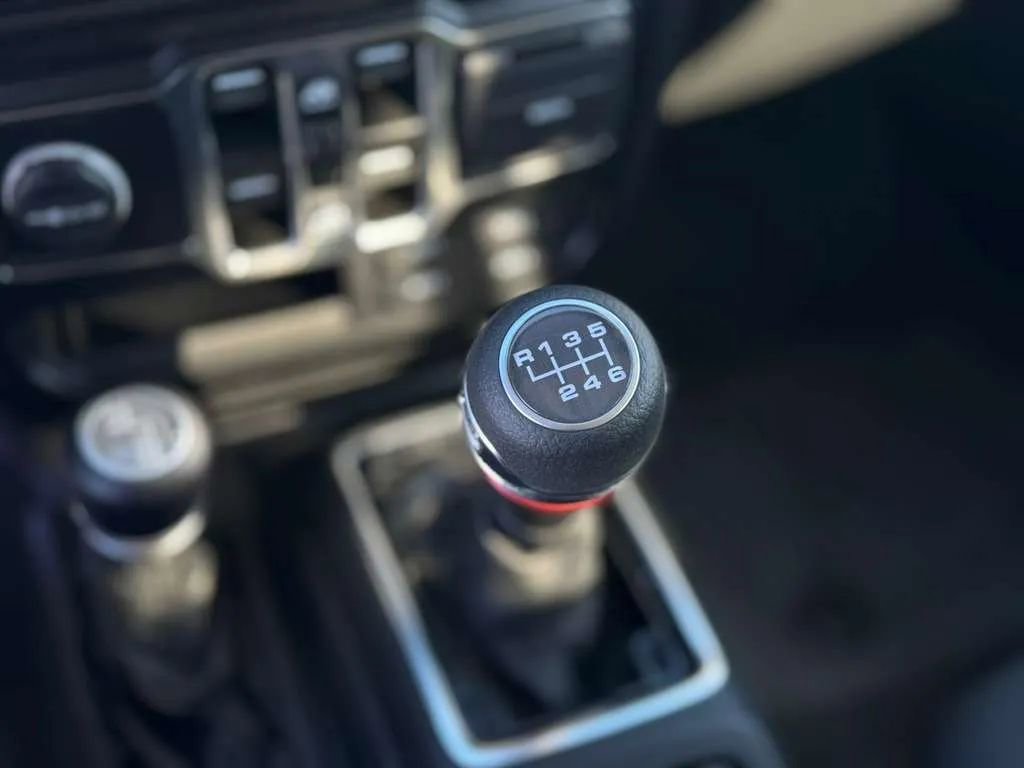 Used 2022 Jeep Wrangler Unlimited Sport AWD/4WD image 17