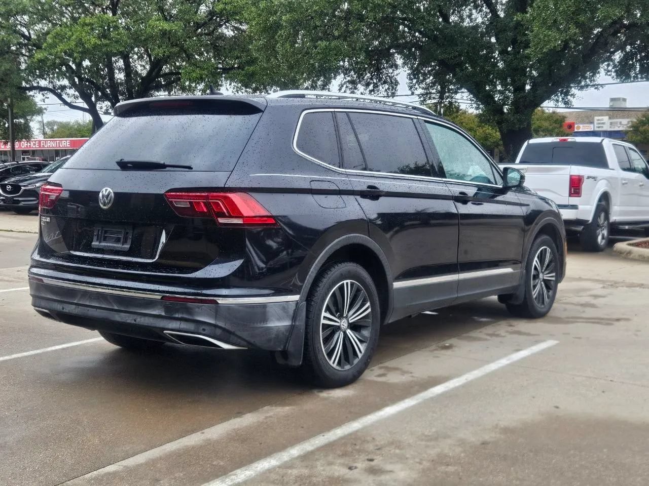 Used 2019 Volkswagen Tiguan SEL FWD image 3