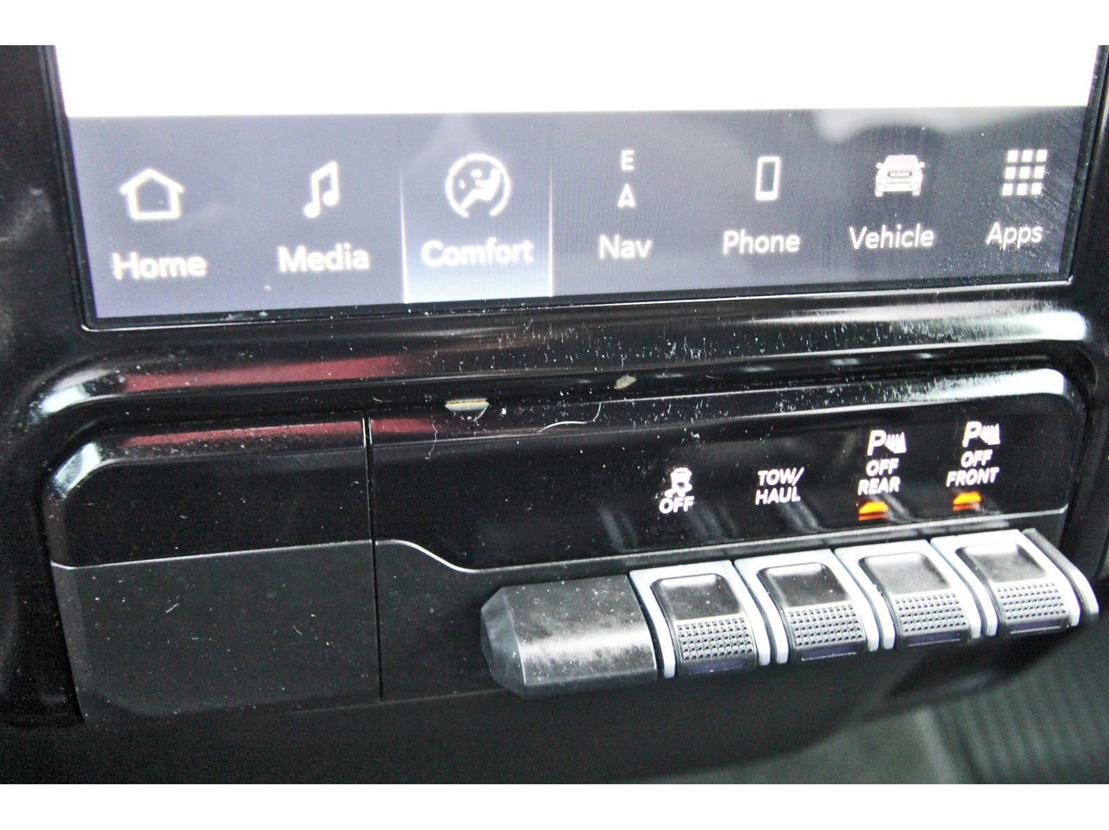 Used 2023 RAM 1500 Laramie AWD/4WD image 25