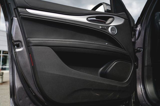 New 2025 Alfa Romeo Stelvio Sprint image 17