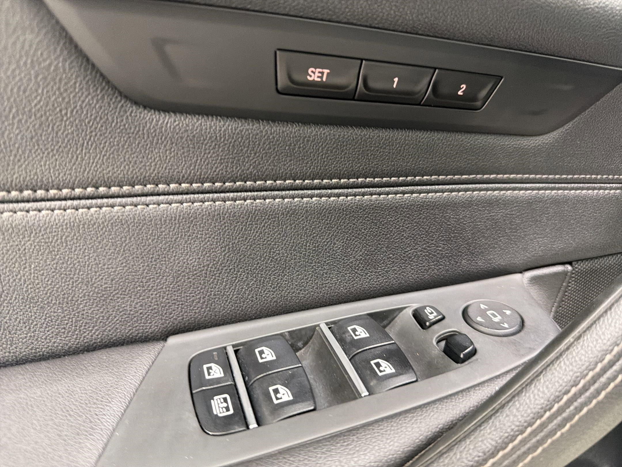 Used 2022 BMW 530i w/ Convenience Package RWD image 12
