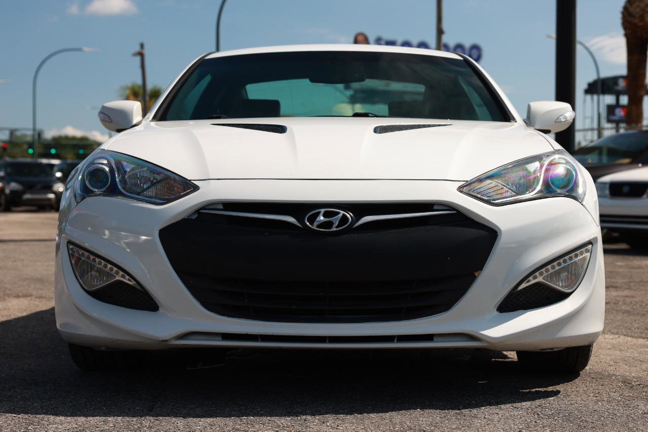 Used 2013 Hyundai Genesis 3.8 RWD image 17