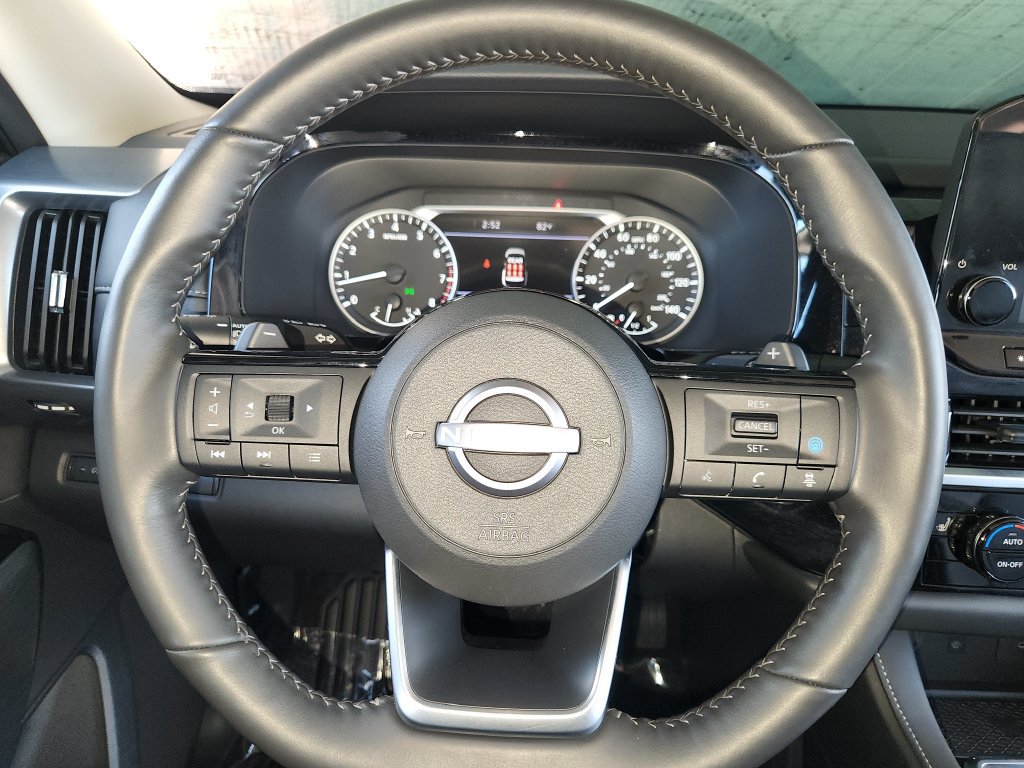 Used 2025 Nissan Pathfinder SL AWD/4WD image 26