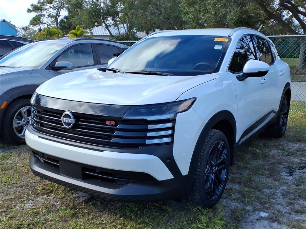 Used 2025 Nissan Kicks SR image 3