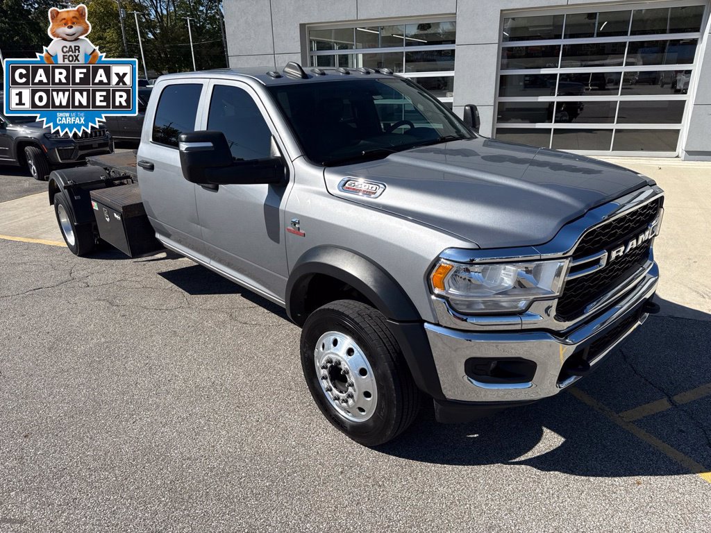 Used 2024 RAM 5500 Tradesman w/ Chrome Appearance Group AWD/4WD image 4