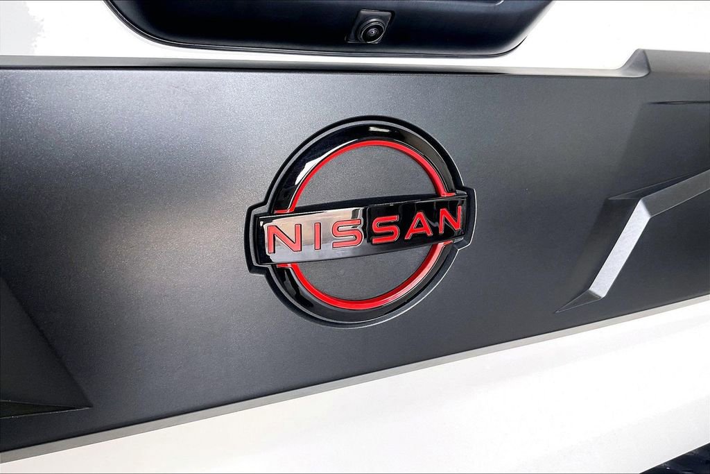 Used 2024 Nissan Titan PRO-4X w/ Pro-4x Convenience Package AWD/4WD image 31
