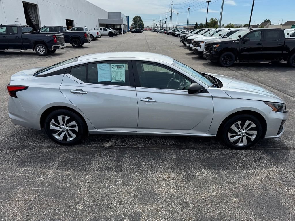 Used 2024 Nissan Altima 2.5 S FWD image 8