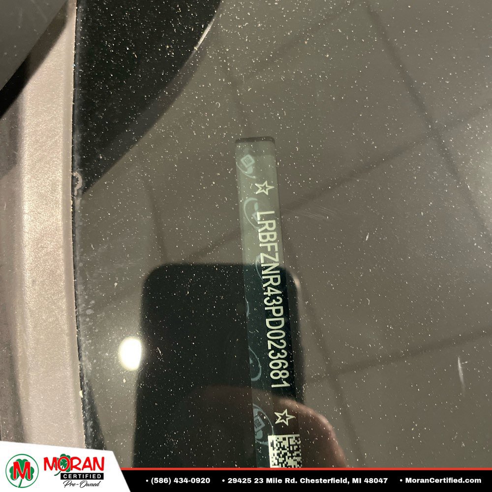 Used 2023 Buick Envision Essence FWD image 31