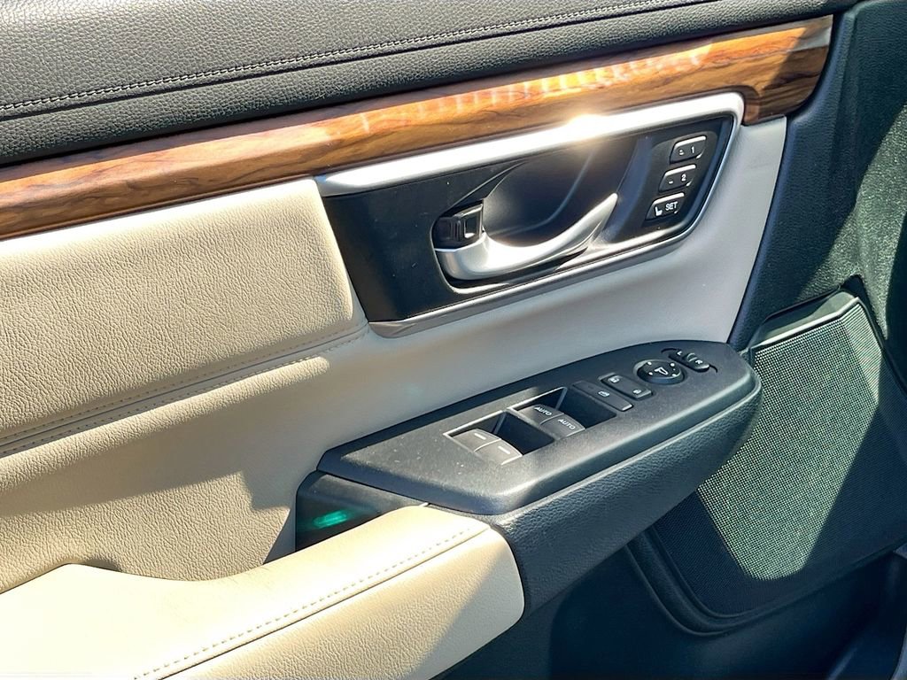 Used 2017 Honda CR-V Touring image 18