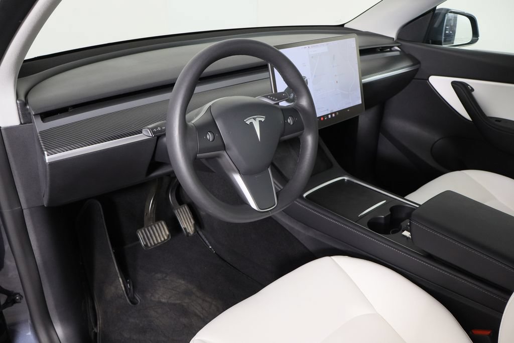 Used 2021 Tesla Model Y Long Range AWD/4WD image 26