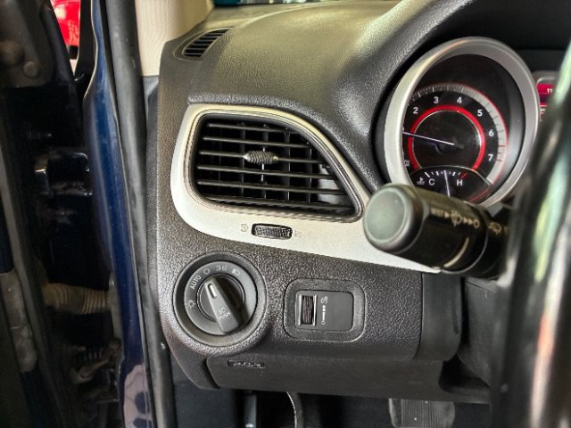 Used 2019 Dodge Journey SE w/ Connectivity Group FWD image 14