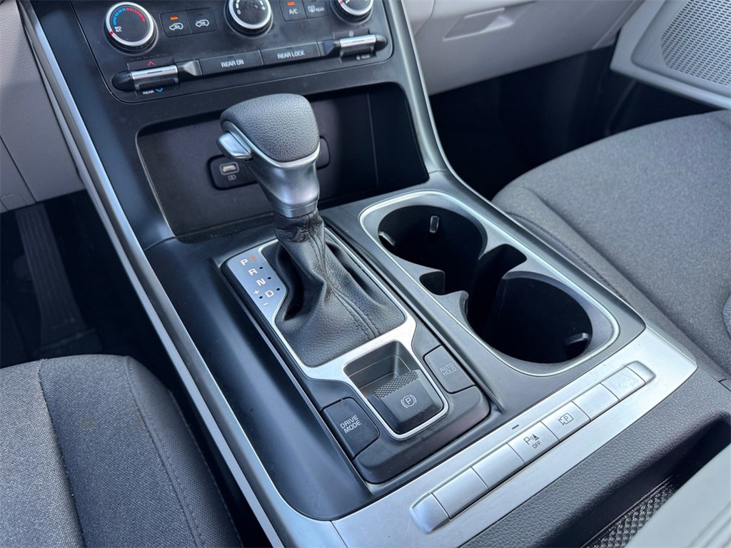 Used 2022 Kia Carnival LX image 29