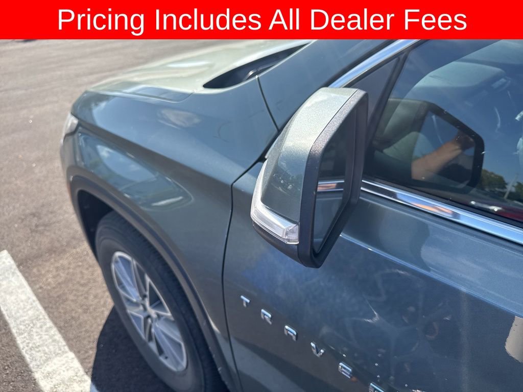 Used 2023 Chevrolet Traverse LT FWD image 8