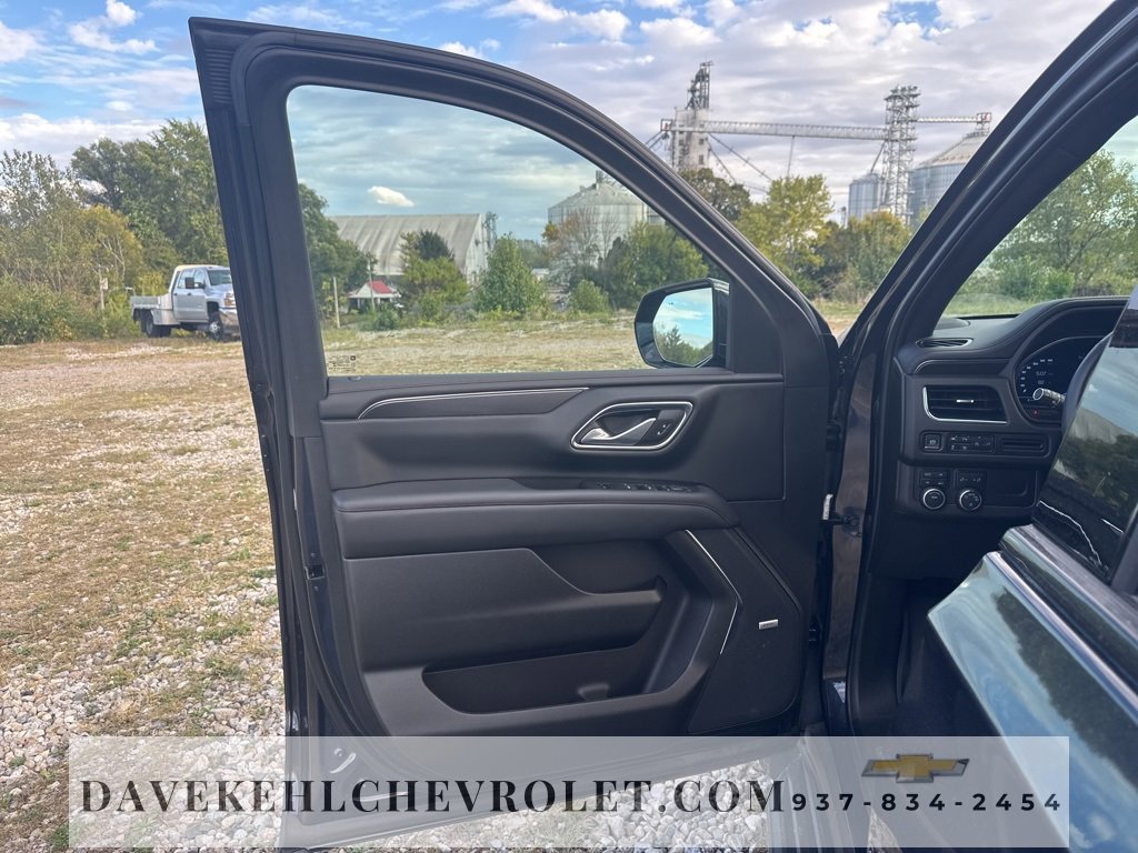 Used 2022 Chevrolet Tahoe RST w/ Luxury Package image 17