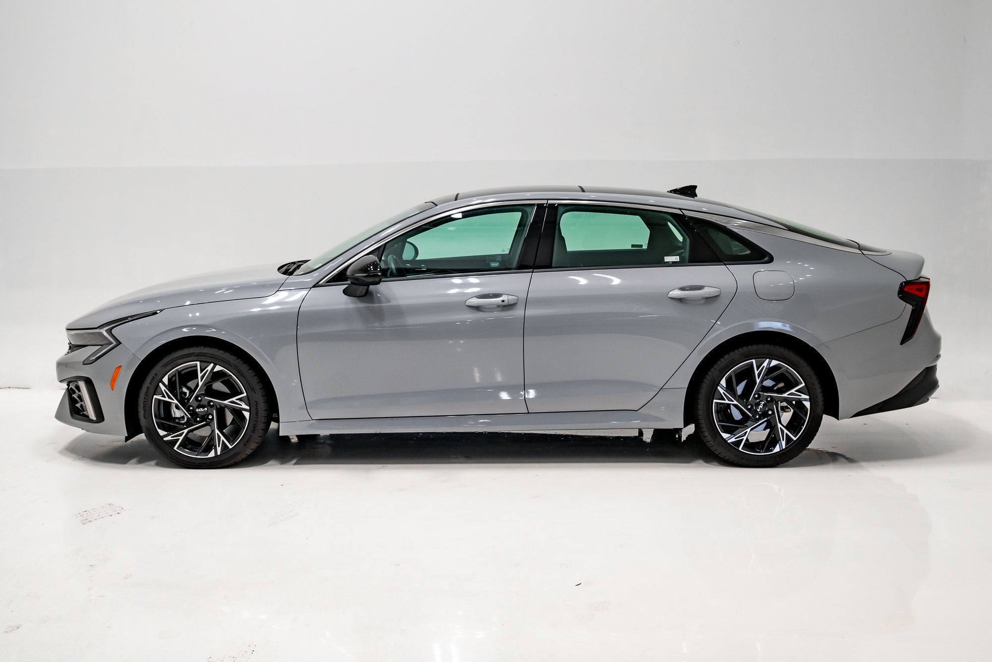 Used 2025 Kia K5 GT-Line w/ GT-Line Premium Package FWD image 31