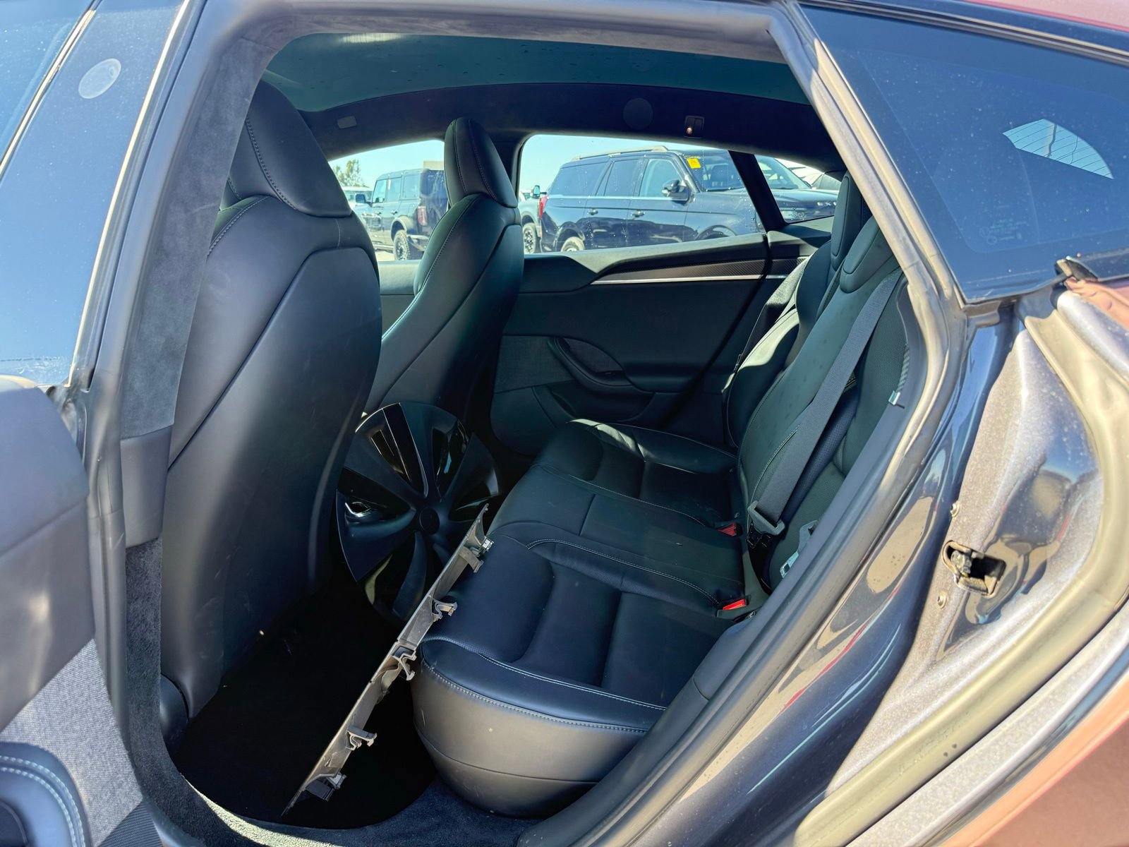 Used 2022 Tesla Model S Plaid image 6