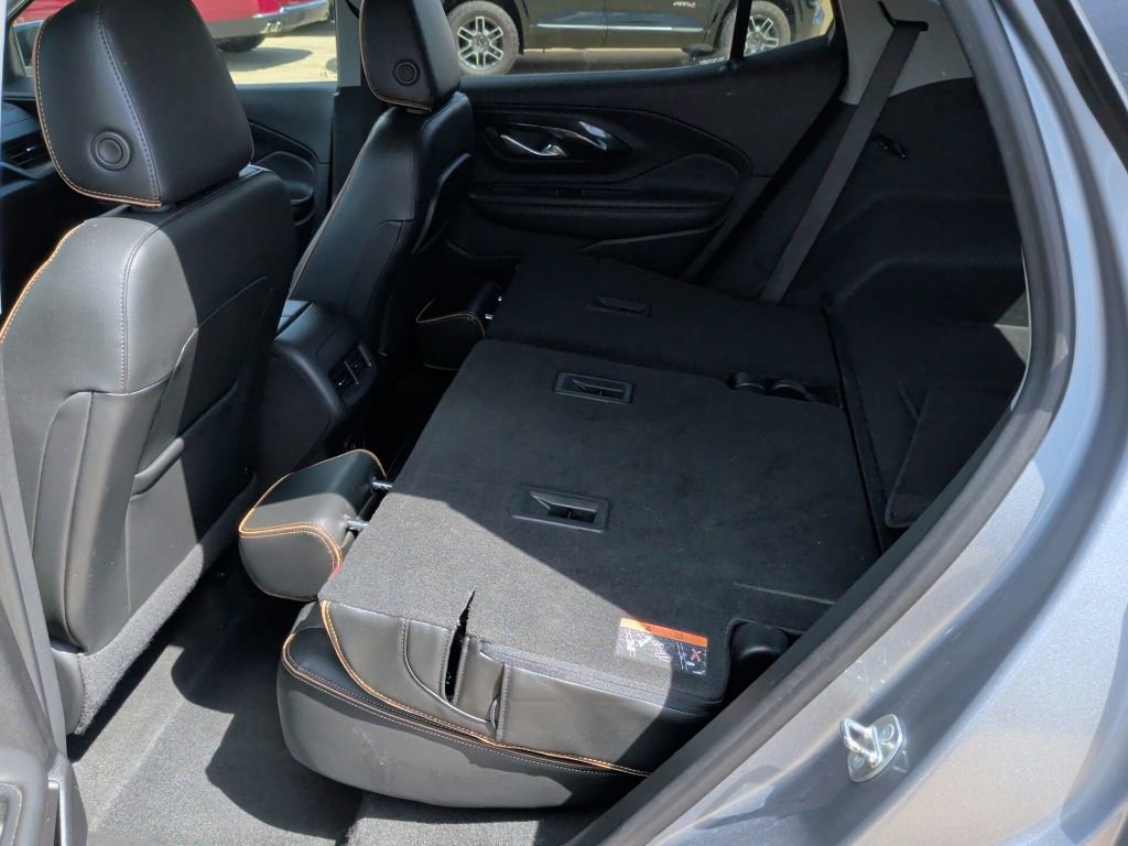 Used 2023 GMC Terrain AT4 image 38