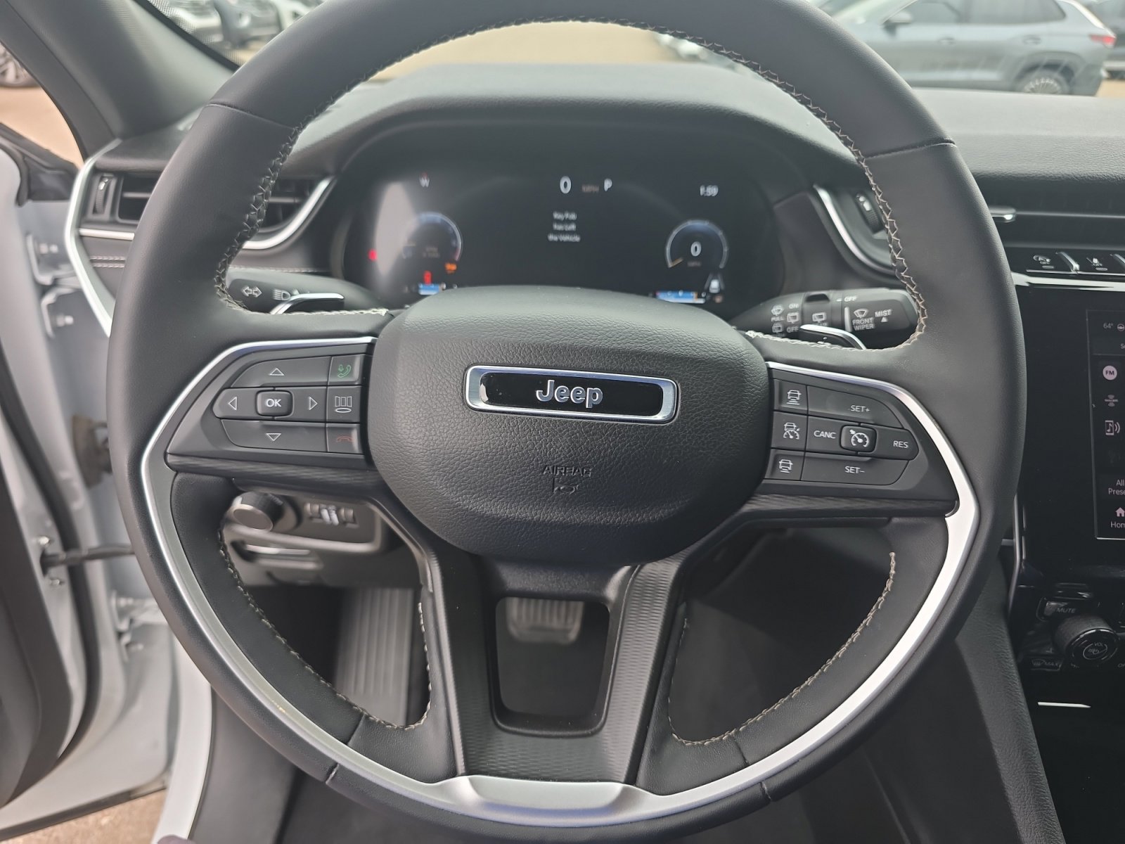 Used 2024 Jeep Grand Cherokee L Altitude image 9