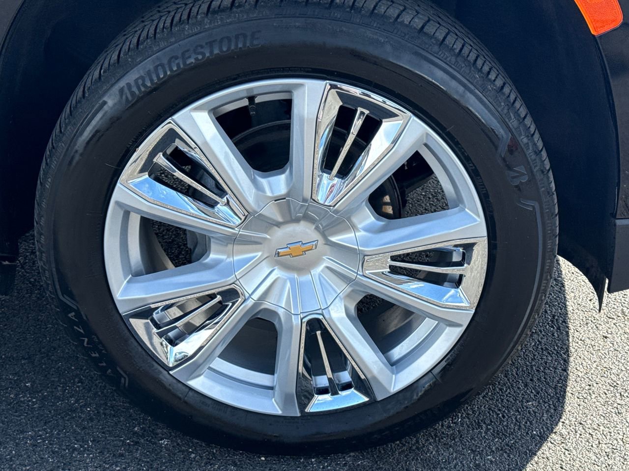 Used 2024 Chevrolet Tahoe High Country AWD/4WD image 9