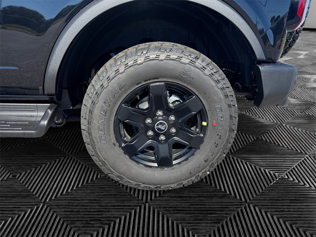 New 2025 Ford Bronco Outer Banks w/ Black Appearance Package image 9