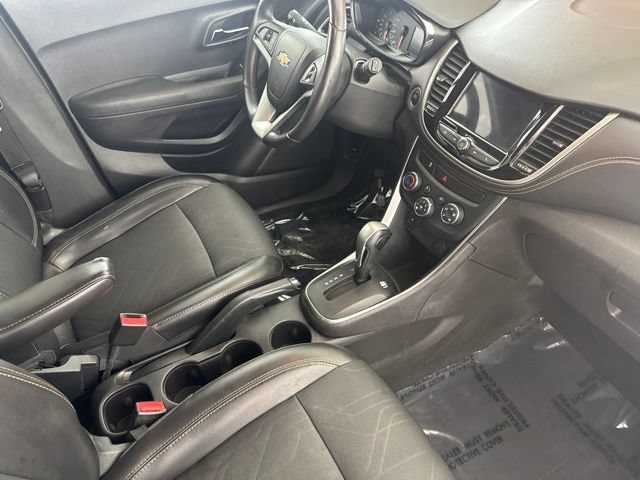 Used 2018 Chevrolet Trax LT w/ Sun & Sound Package AWD/4WD image 21