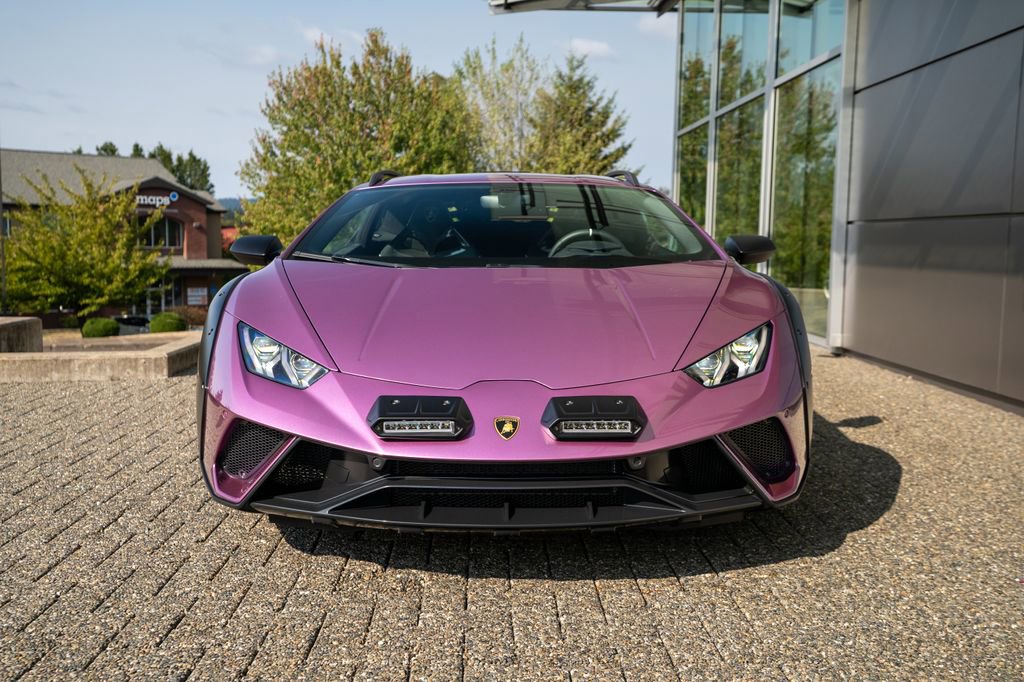 Used 2024 Lamborghini Huracan Sterrato image 3