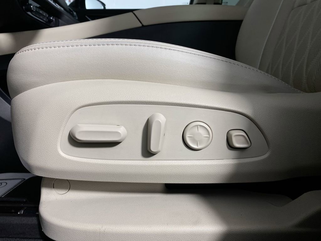 Certified 2023 Buick Enclave Avenir w/ Avenir Technology Package AWD/4WD image 12