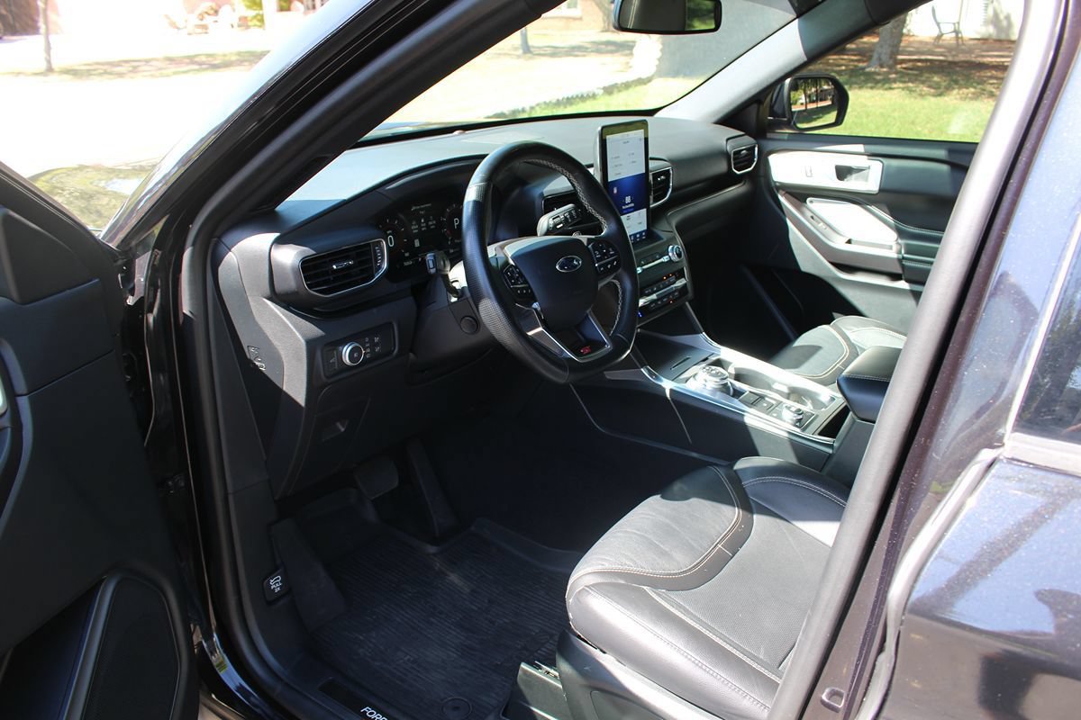 Used 2020 Ford Explorer ST w/ Premium Technology Package AWD/4WD image 7