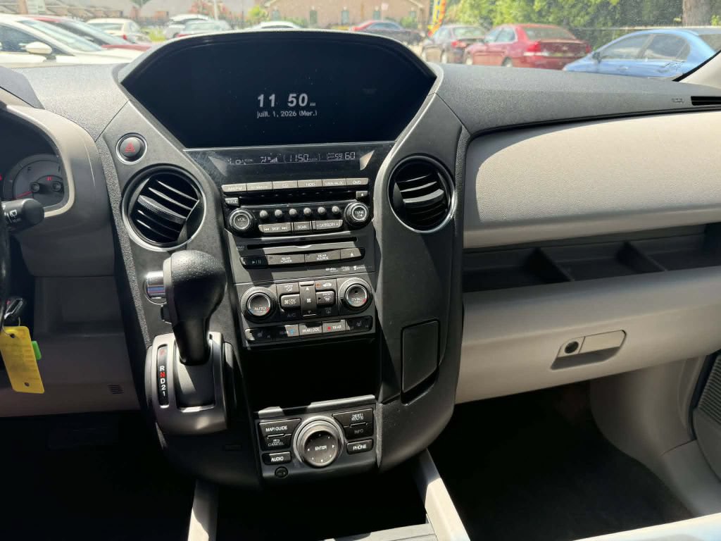 Used 2015 Honda Pilot Touring image 27