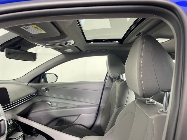 Certified 2025 Hyundai Elantra SEL image 17