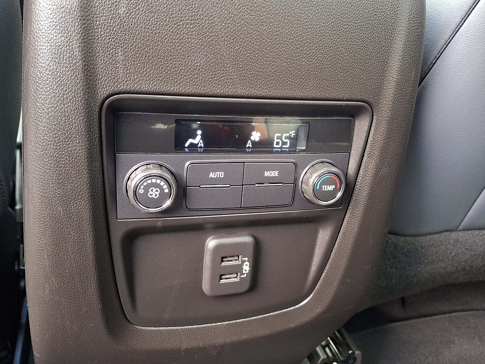 Used 2023 Buick Enclave Essence w/ Experience Buick Package AWD/4WD image 14