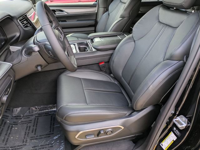 New 2026 Jeep Grand Wagoneer 4WD image 11